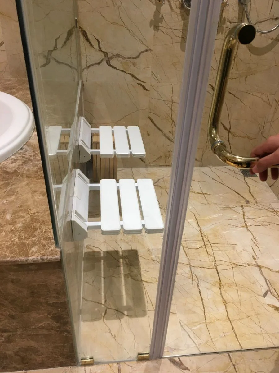 Ghế ngồi tắm Miken  tại bệnh viện phường Tây Mỗ