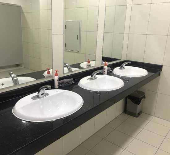 Vòi cảm ứng tại các trung tâm thương mại, nhà hàng khu vực Nam Từ Liêm