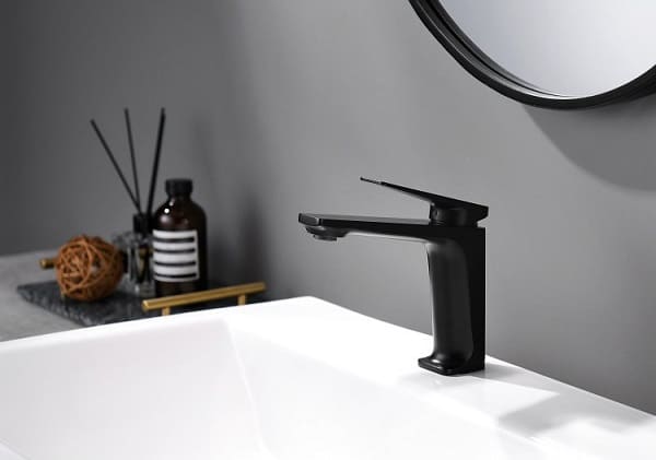 Vòi Lavabo màu đen Miken tại khu homestay Đường Lâm 