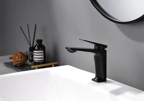Vòi Lavabo màu đen Miken tại khu homestay Đường Lâm 