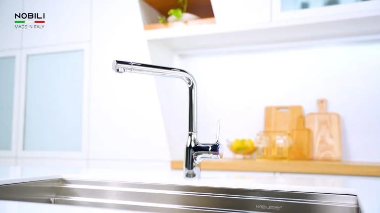 Cần gạt siêu nhẹ của vòi bếp Nobili Mania NB214