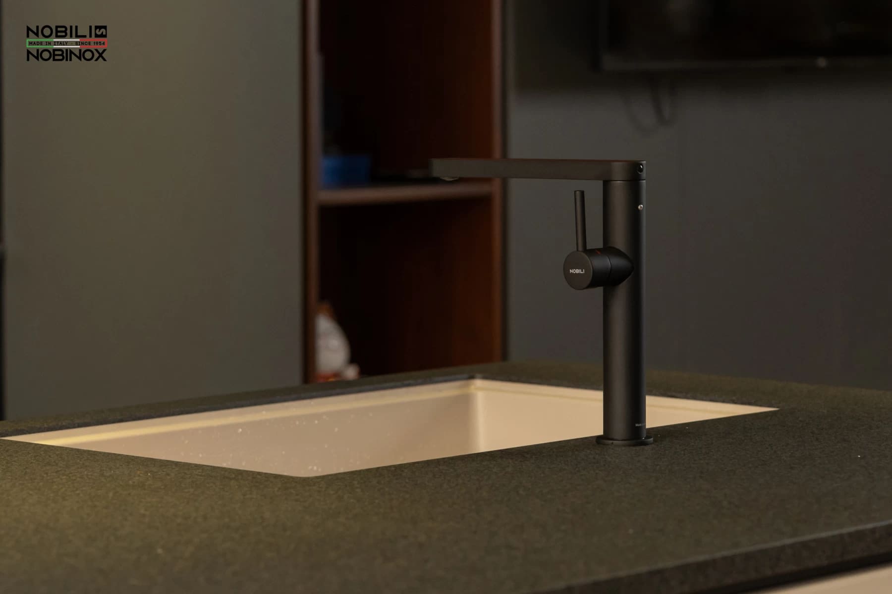 Vòi bếp sản xuất tại Ý Charlie Nobili NB218B