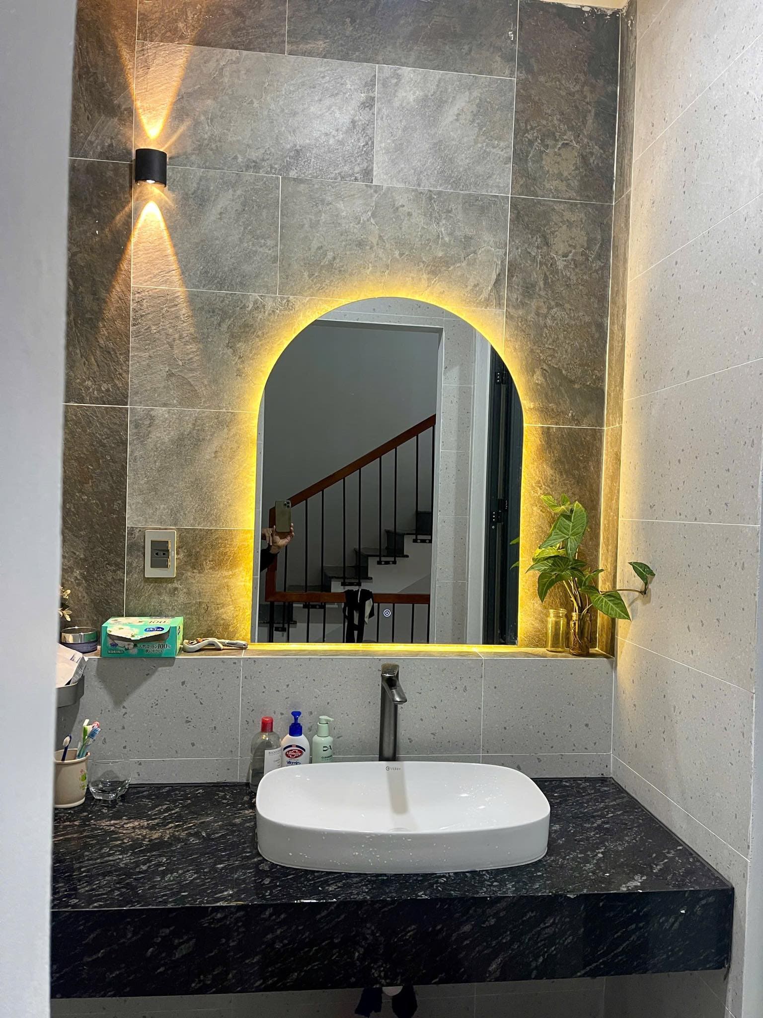 Chậu bàn đá caesar tại chung cư Hạ Đình