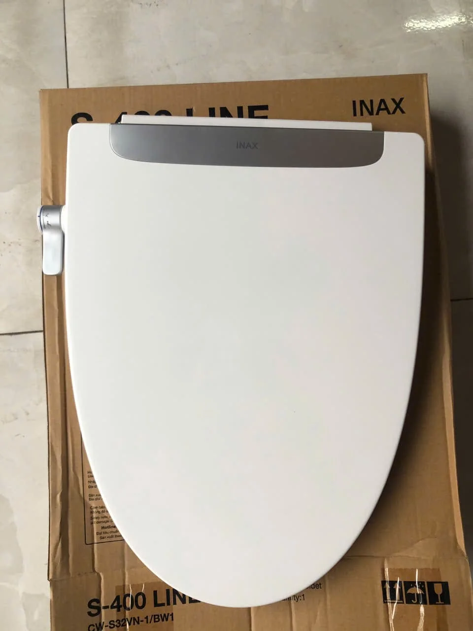 Nắp bàn cầu kết hợp vòi xịt rửa cơ INAX CW-S32VN-1