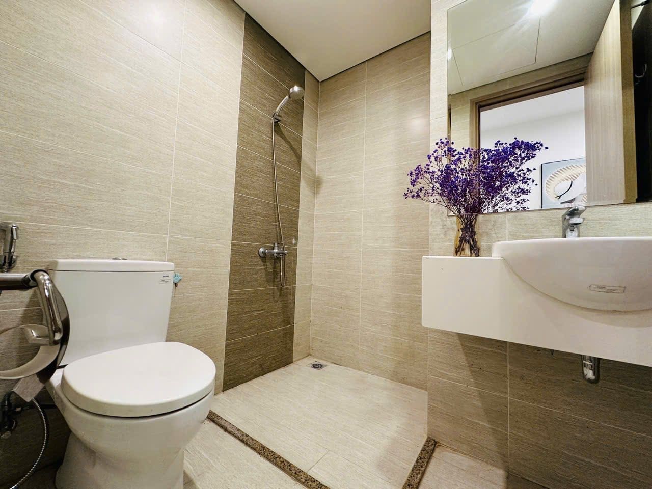 Thiết bị vệ sinh Caesar tại chung cư tòa nhà Artemis Lê Trọng Tấn