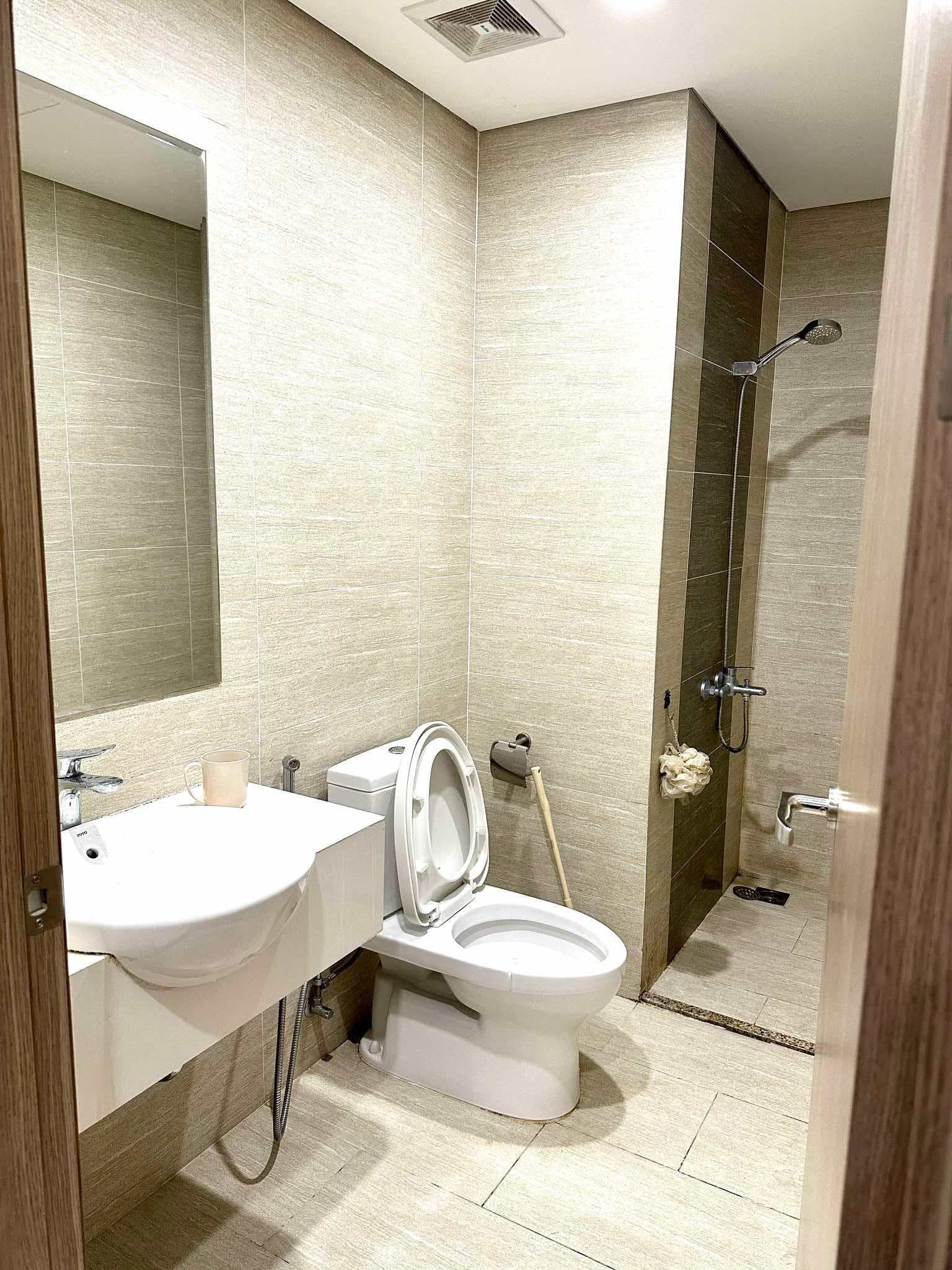 Thiết bị vệ sinh Caesar tại hộ nhà dân Phường Nhân Chính