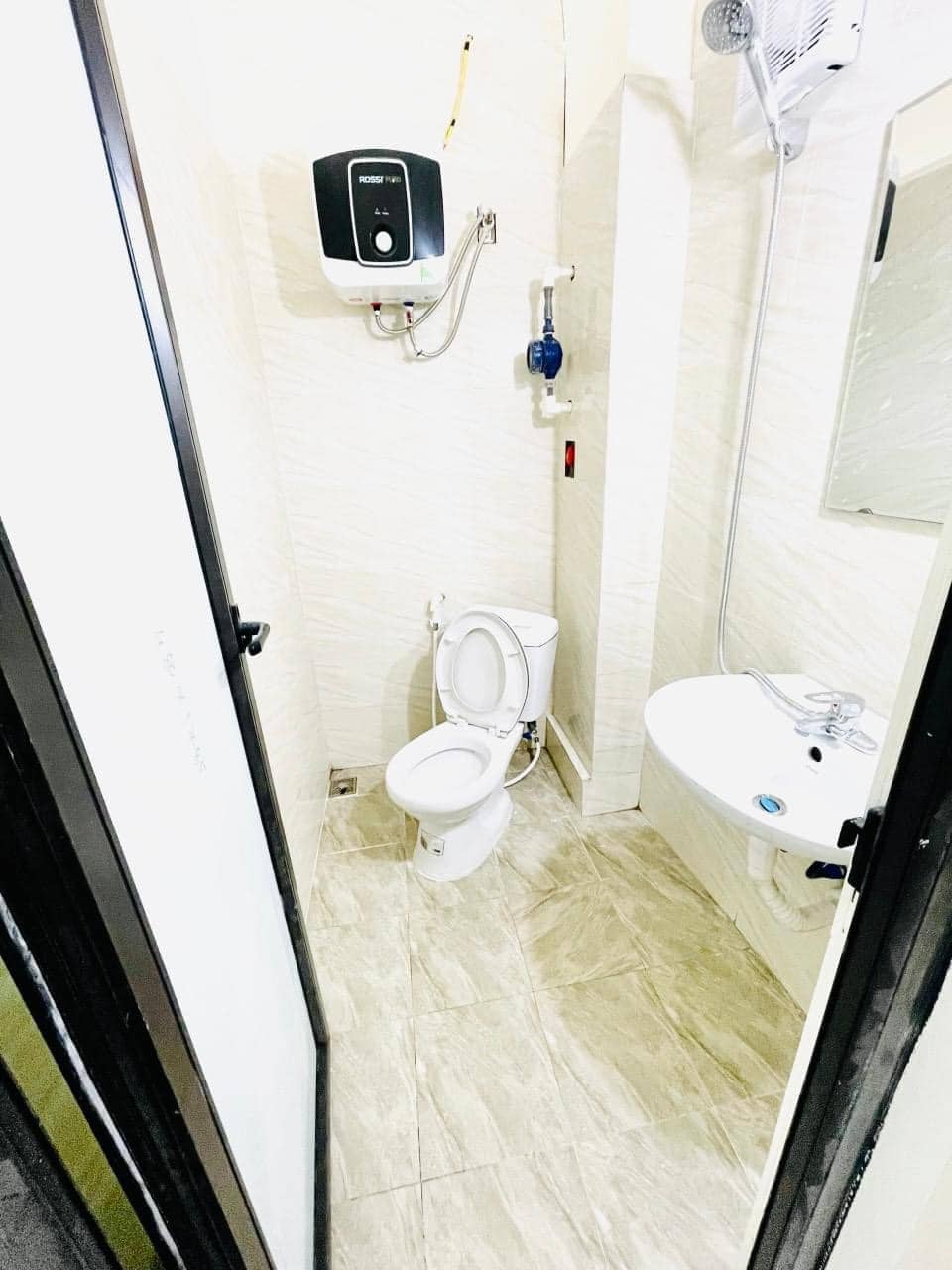 Thiết bị vệ sinh Caesar tại nhà nghỉ gia đình khu Duyên Hà