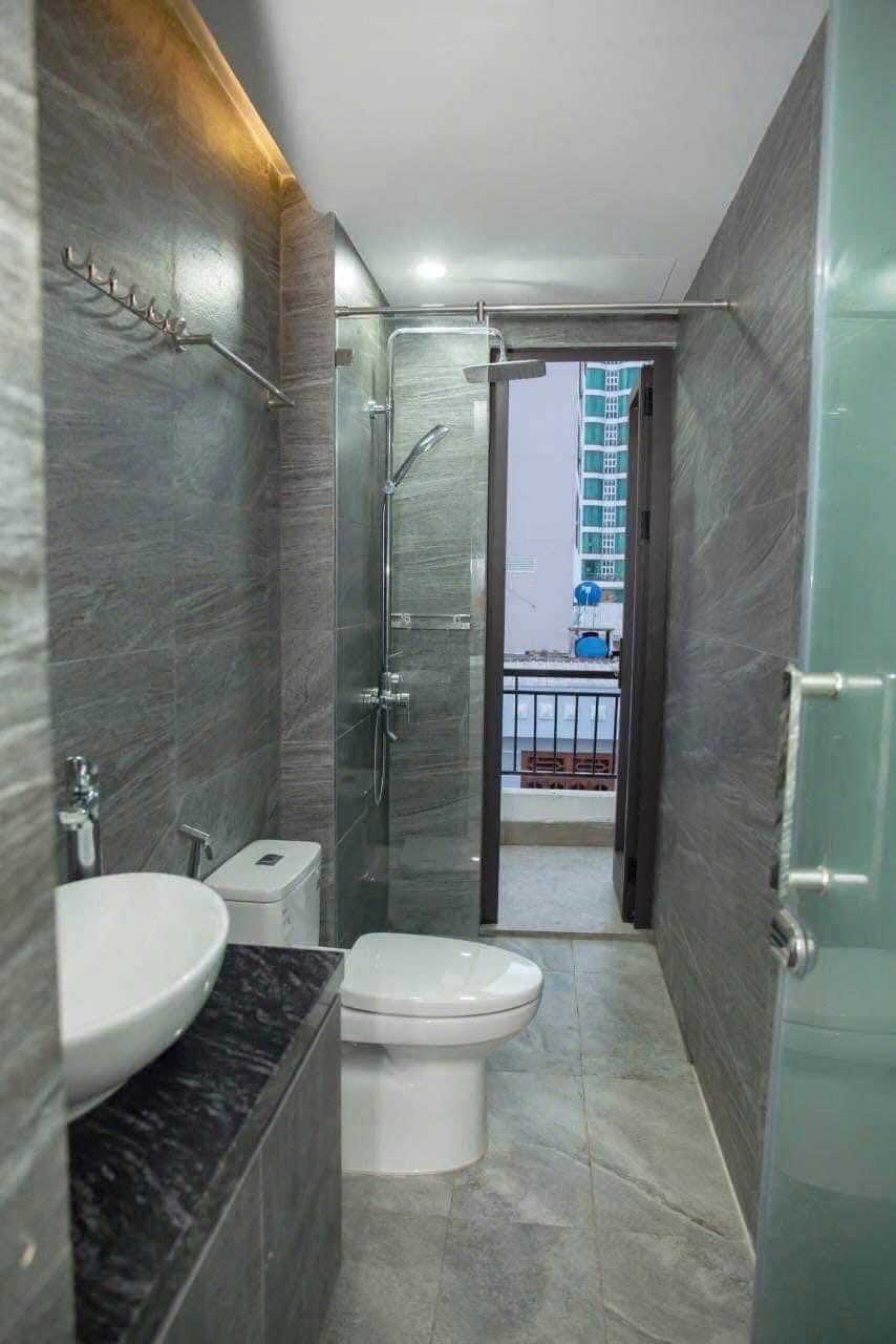 Thiết bị vệ sinh Caesar tại chung cứ An Bình Đường Phạm Văn Đồng