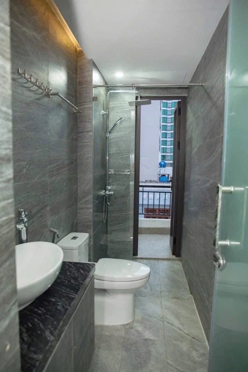 Thiết bị vệ sinh Caesar tại chung cứ An Bình Đường Phạm Văn Đồng