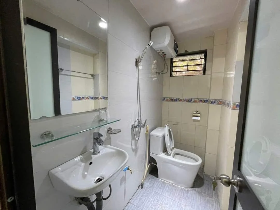 Thiết bị vệ sinh Caesar tại nhà phố thị Trấn Thường Tin