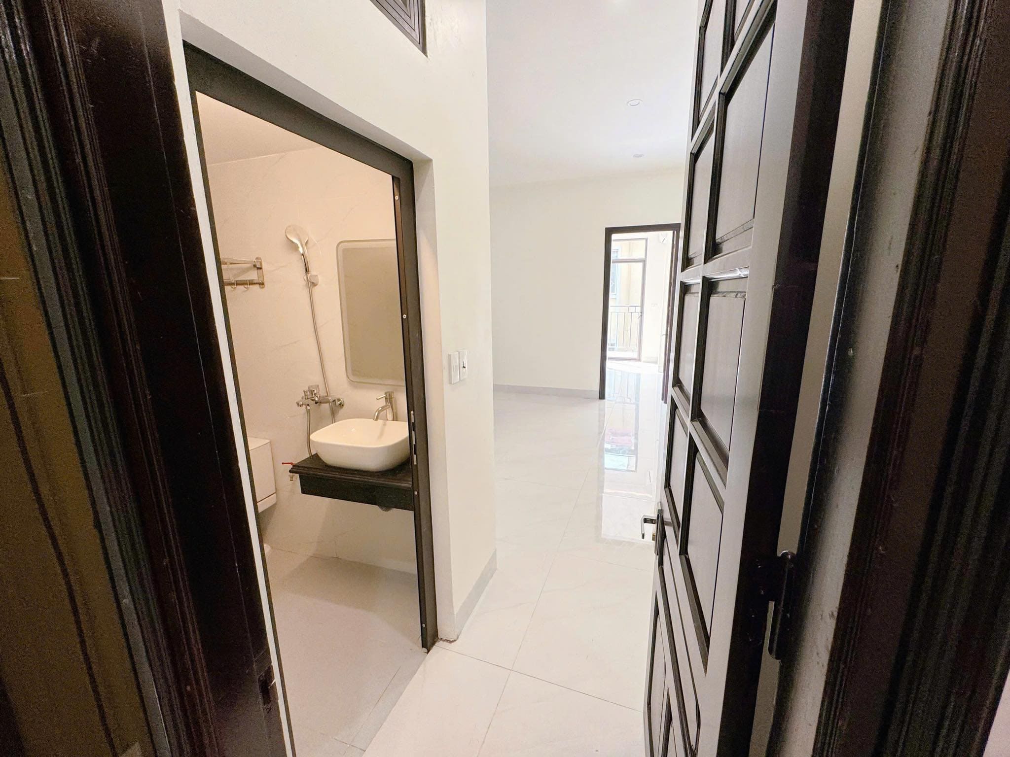 Thiết bị vê sinh Caesar tại nhà dân xã An Mỹ