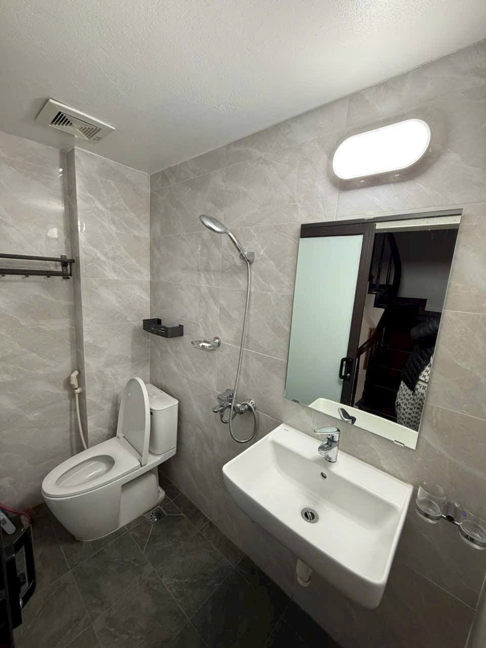 Thiết bị vệ sinh Caesar tại nhà dân xã Cẩm Lĩnh 