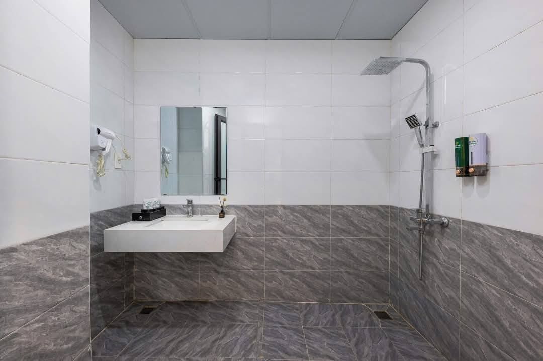 Khách sạn 3 sao – Tràng Thi