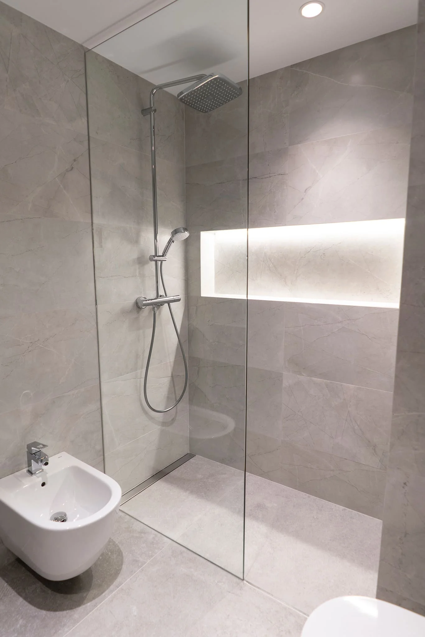 Khách sạn Mini Boutique Hotel Đội Cấn  sử dụng thiết bị vệ sinh Roca
