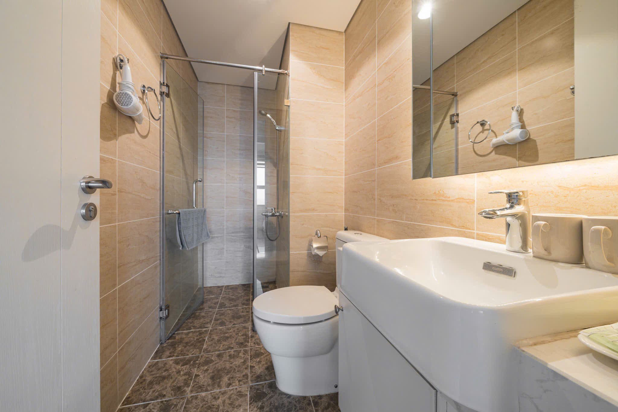 Khách sạn 4 sao Giảng Võ – Đê La Thành