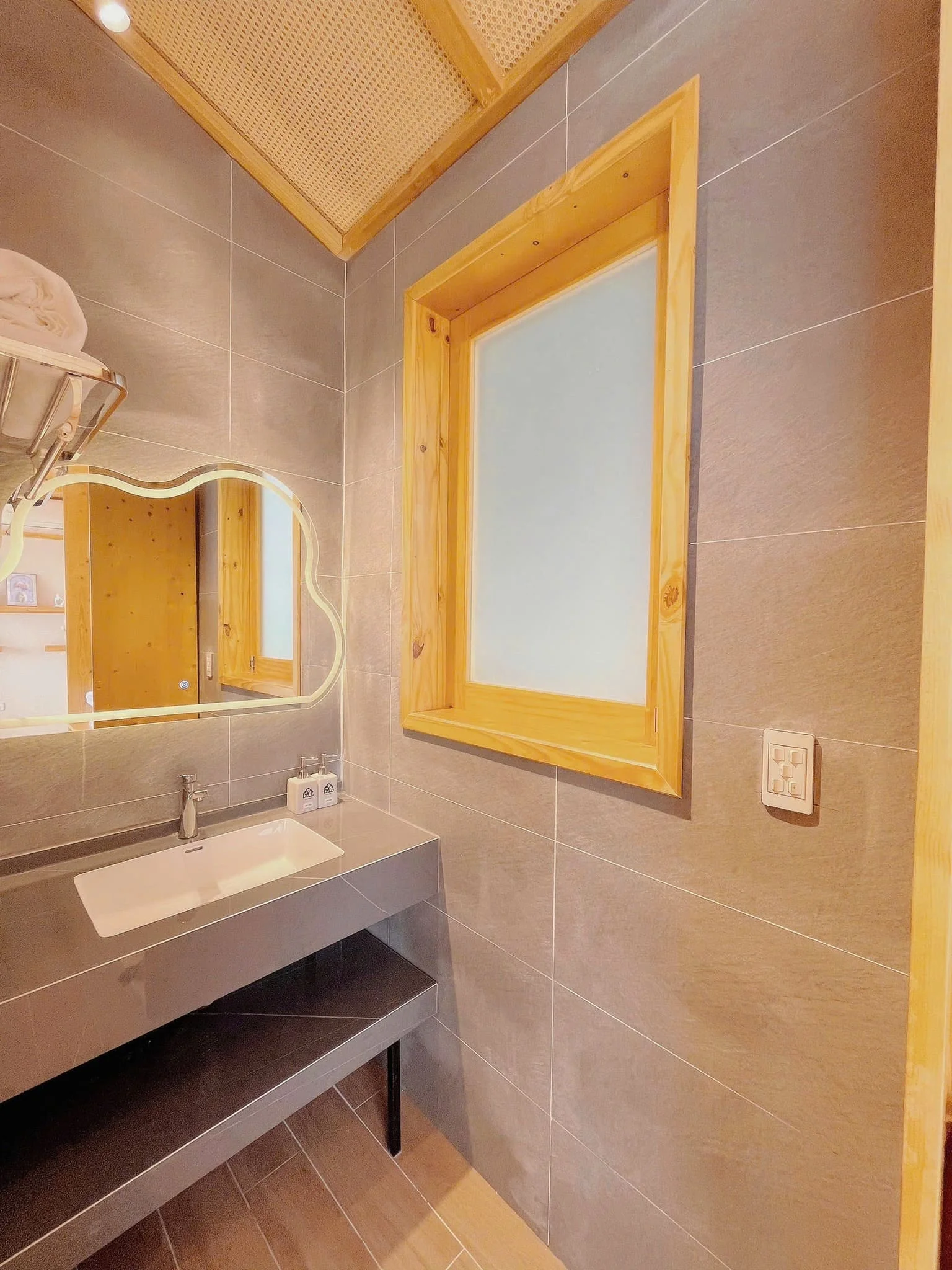 Chậu âm bàn lắp đặt tại homestay tại Tủa Chùa, Mường Chà