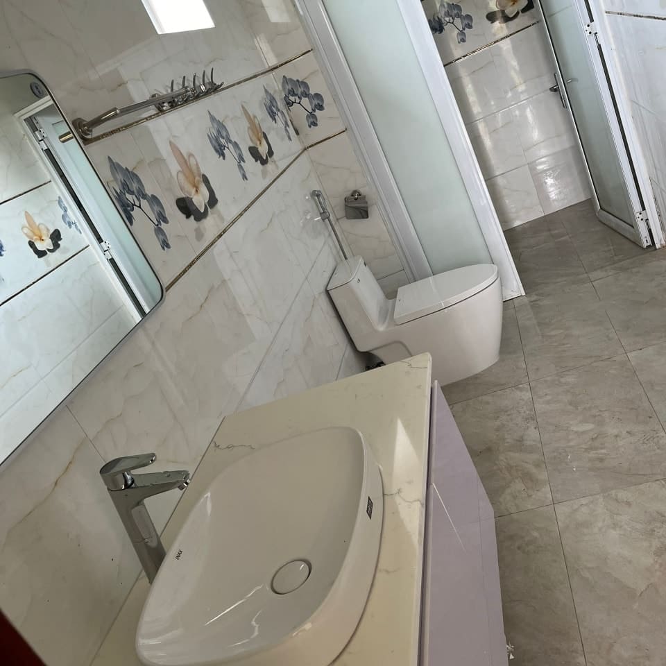 Thiết bị vệ sinh Inax nhà dân tại các xã thuộc Krông Bông và Ea Kar