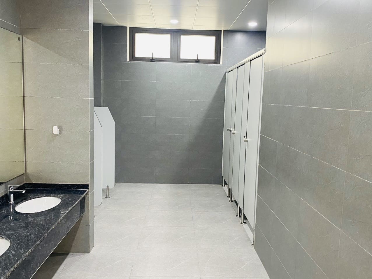 Thiết bị vệ sinh Inax tại trường học, bệnh viện tại Cẩm Xuyên, Kỳ Anh