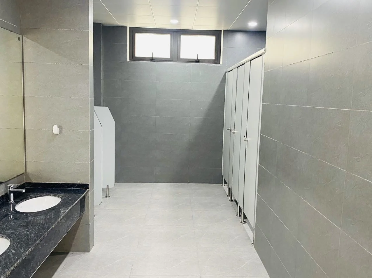 Thiết bị vệ sinh Inax tại trường học, bệnh viện tại Cẩm Xuyên, Kỳ Anh