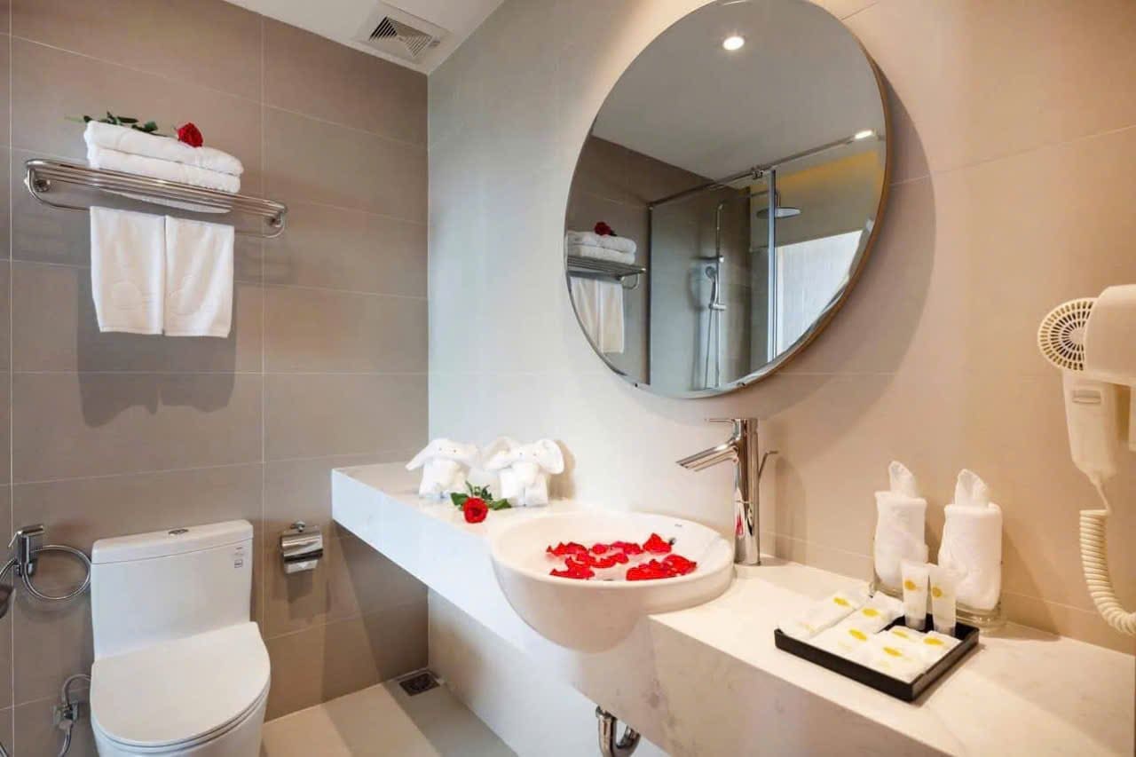 Thiết bị vệ sinh TOTO cao cấp tại căn hộ condotel tại Cam Ranh, Vĩnh Hòa