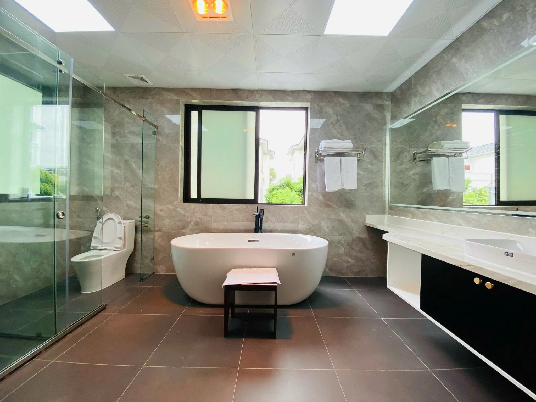 Thiết bị vệ sinh Inax tại biệt thự, resort Phú Quốc