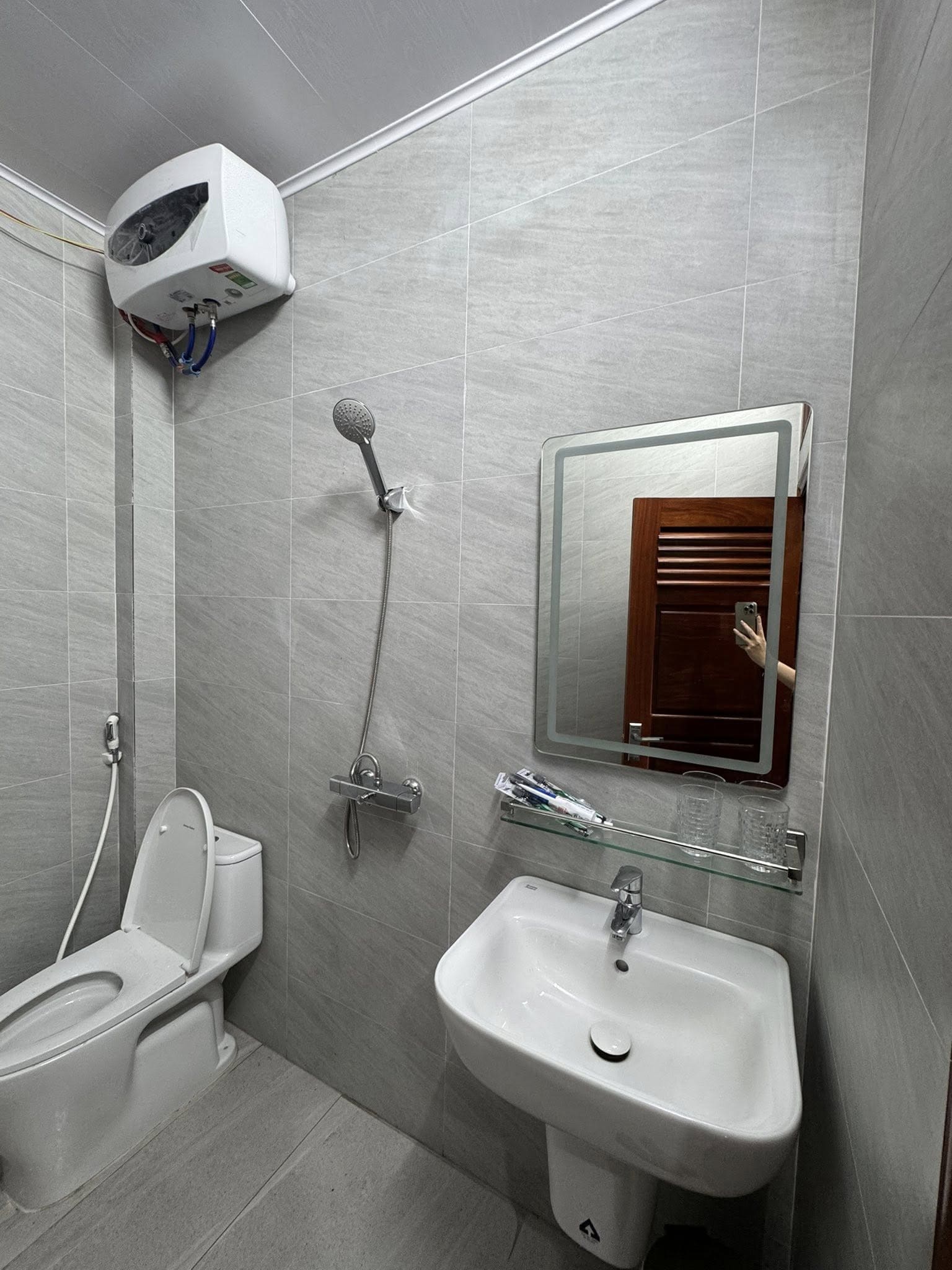 Thiết bị vệ sinh Viglacera tại khách sạn tại Bảo Lộc, Di Linh