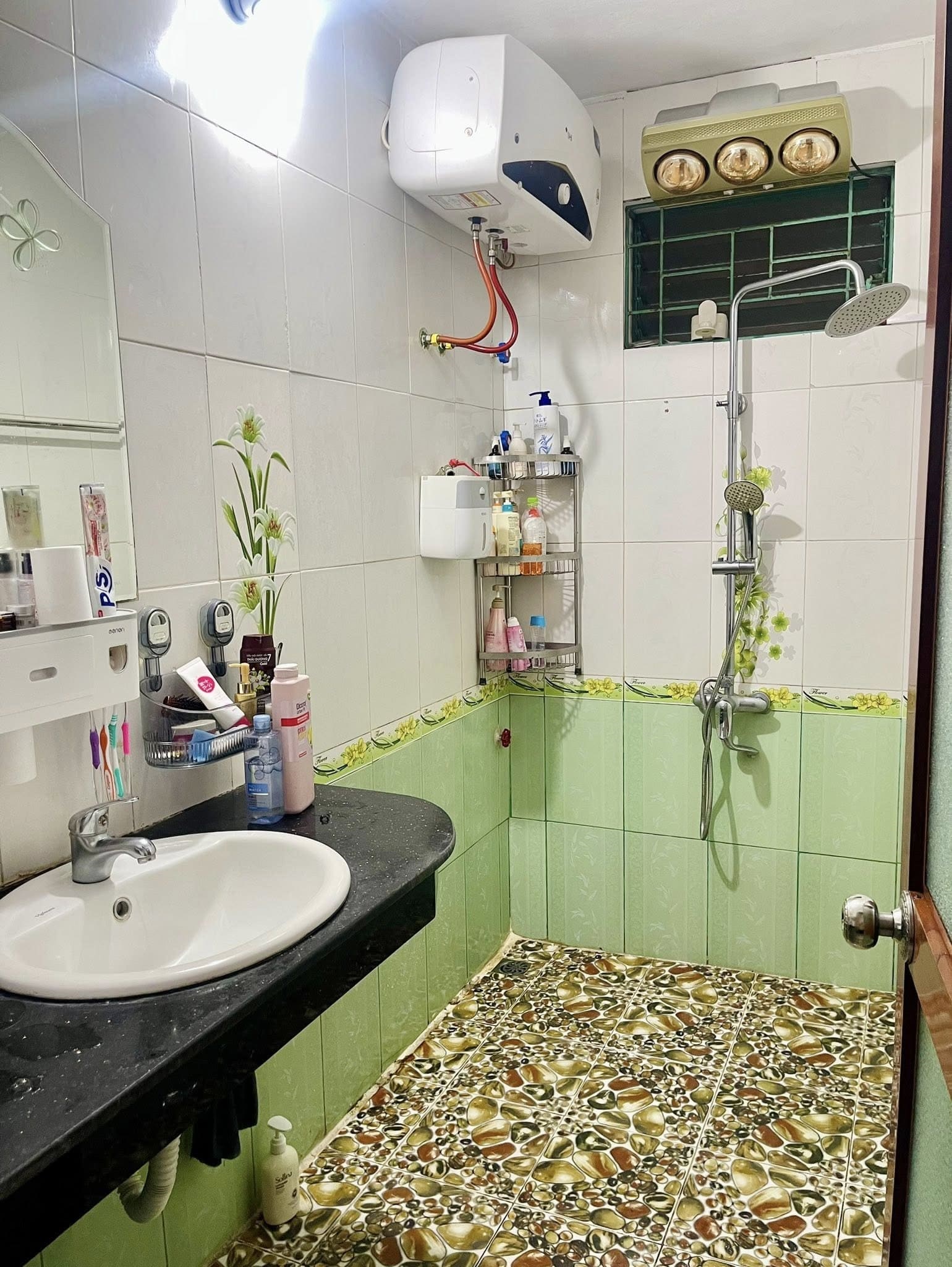 Thiết bị vệ sinh lắp tại căn hộ cao tầng tại Nam Trực, Vụ Bản