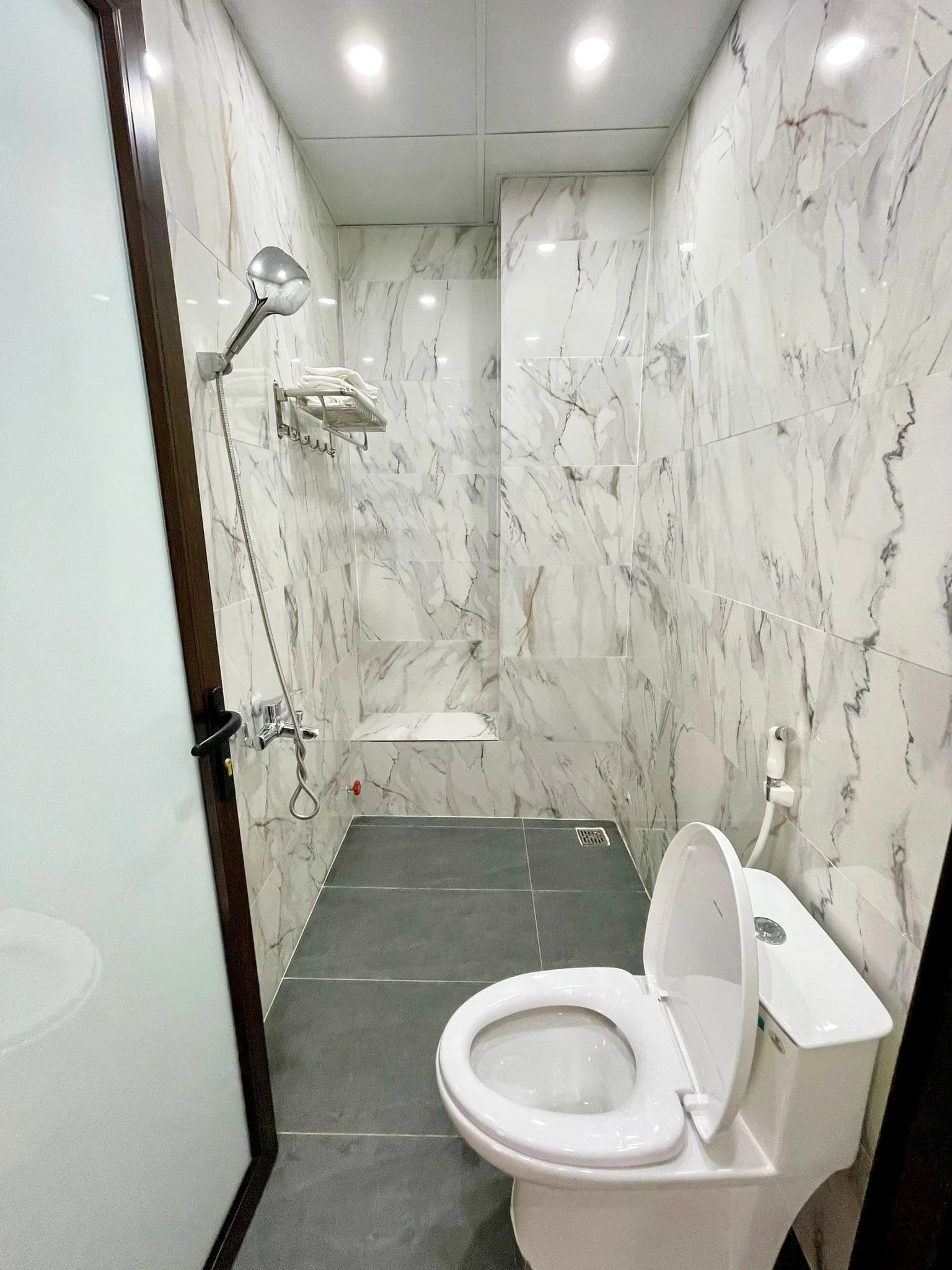 Thiết bị vệ sinh chính hãng tại homestay khu du lịch
