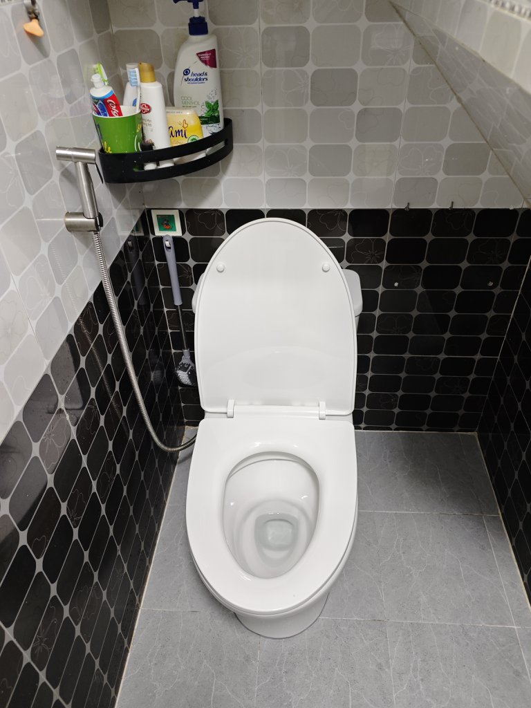 Bồn cầu Inax AC-969 tại công trình nhà trọ cho khu công nghiệp tại Hải Lăng