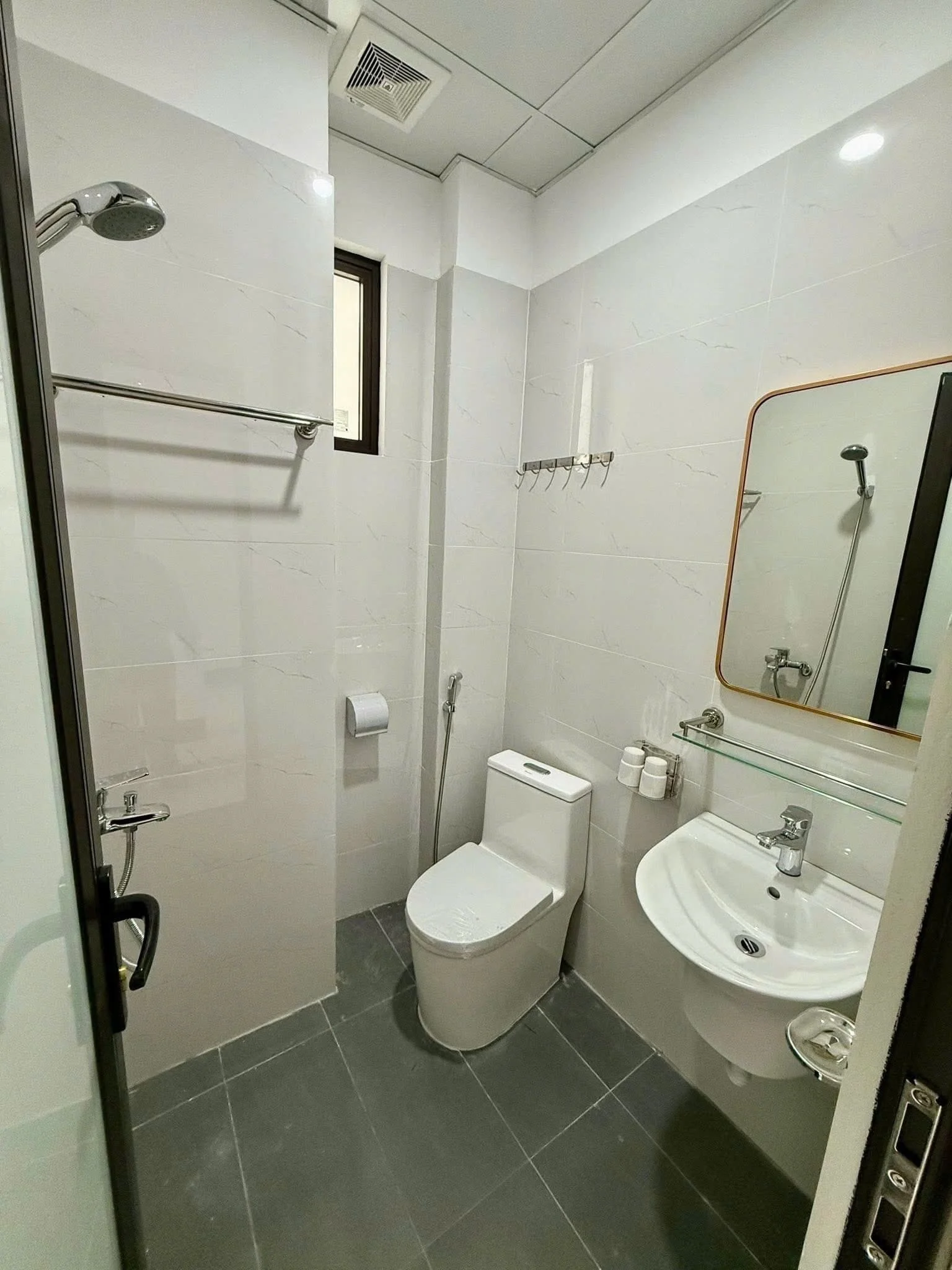 Thiết bị vê sinh Inax tại homestay du lịch sinh thái tại Vân Hồ, Mường La