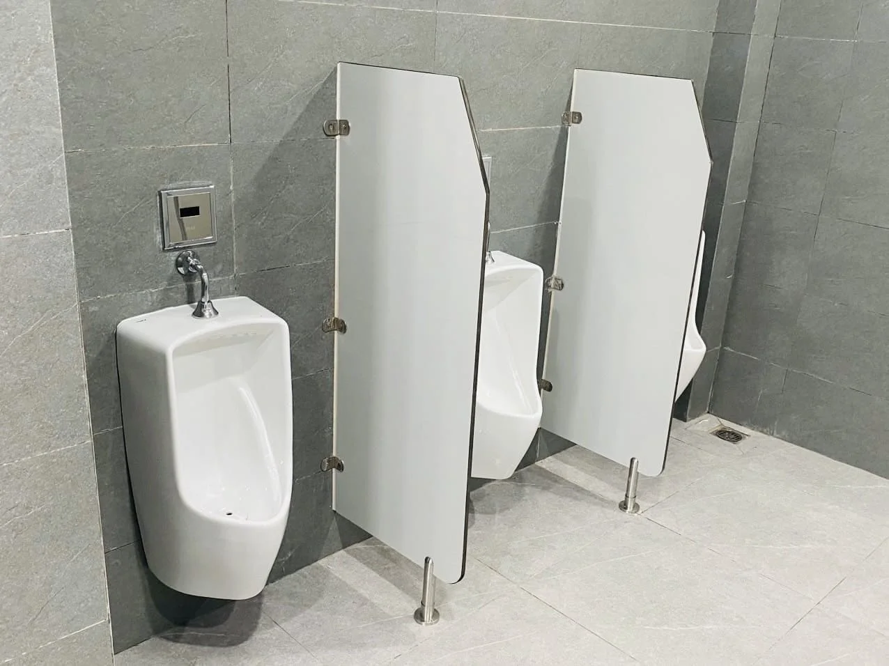 Bồn tiểu inax tại nhà công vụ, trường học tại Bắc Yên, Sốp Cộp, Quỳnh Nhai