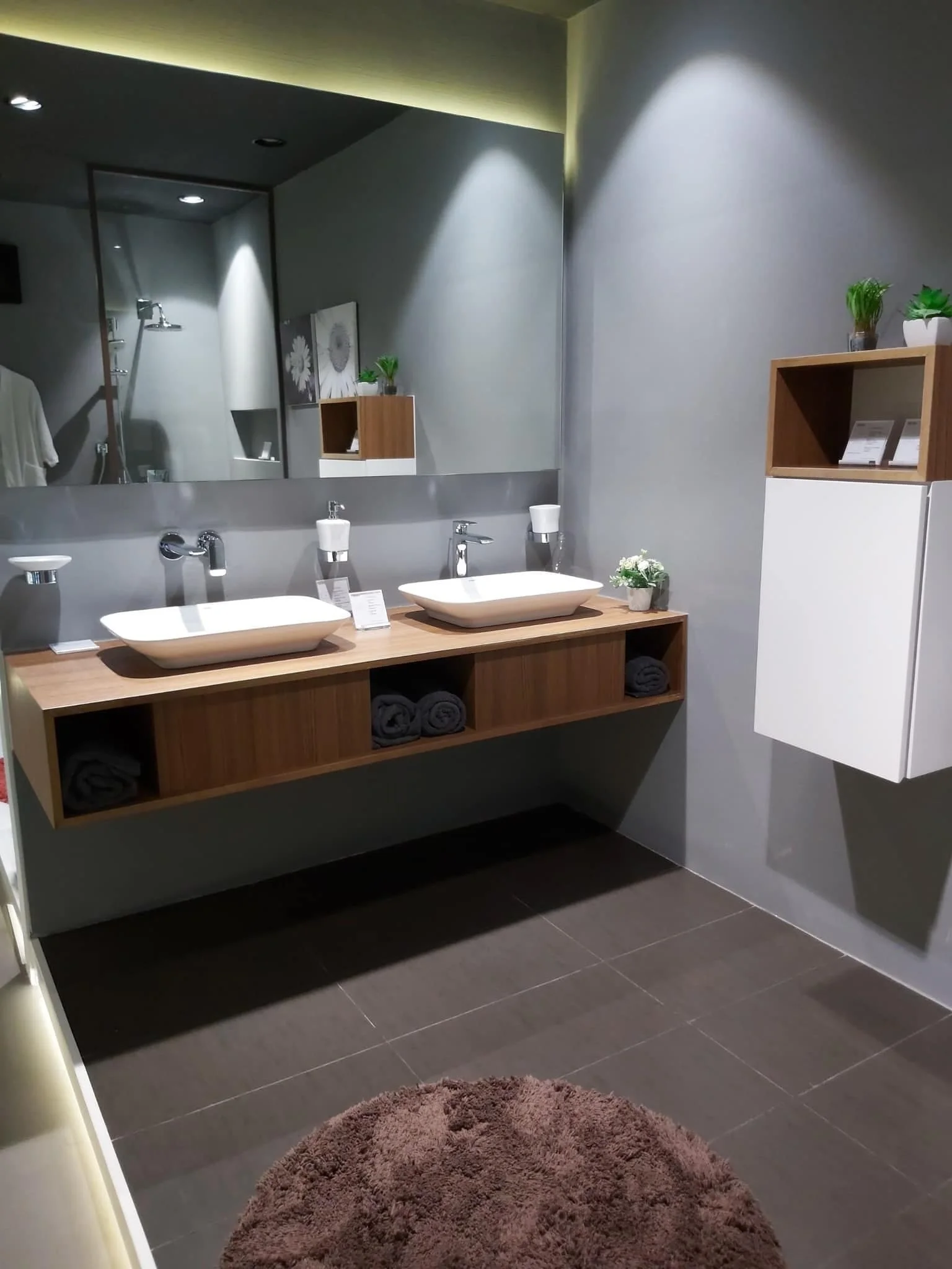 Thiết bị vệ sinh TOTO tại homestay du lịch sinh thái tại Vân Hồ, Mường La