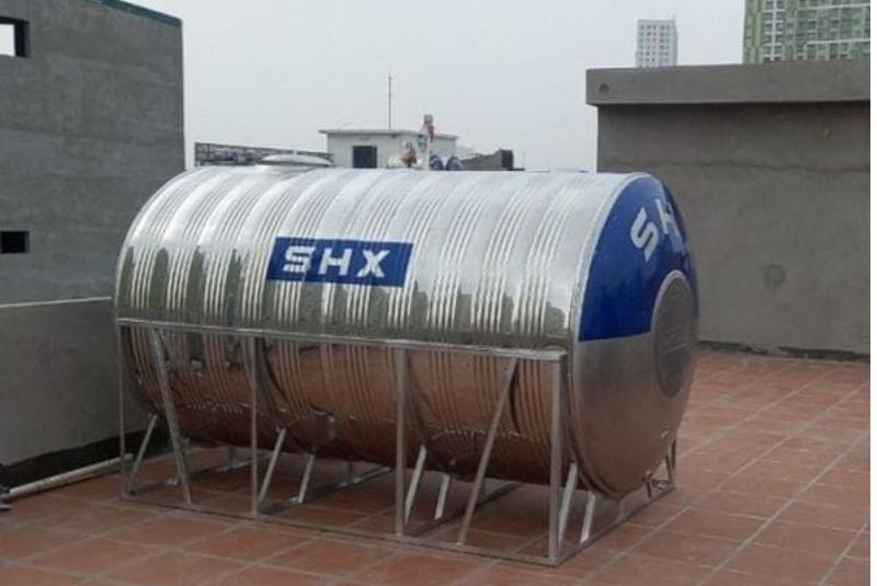 Hình ảnh thực tế téc nước inox Sơn Hà Xanh SHX 5000L ngang phi 1380