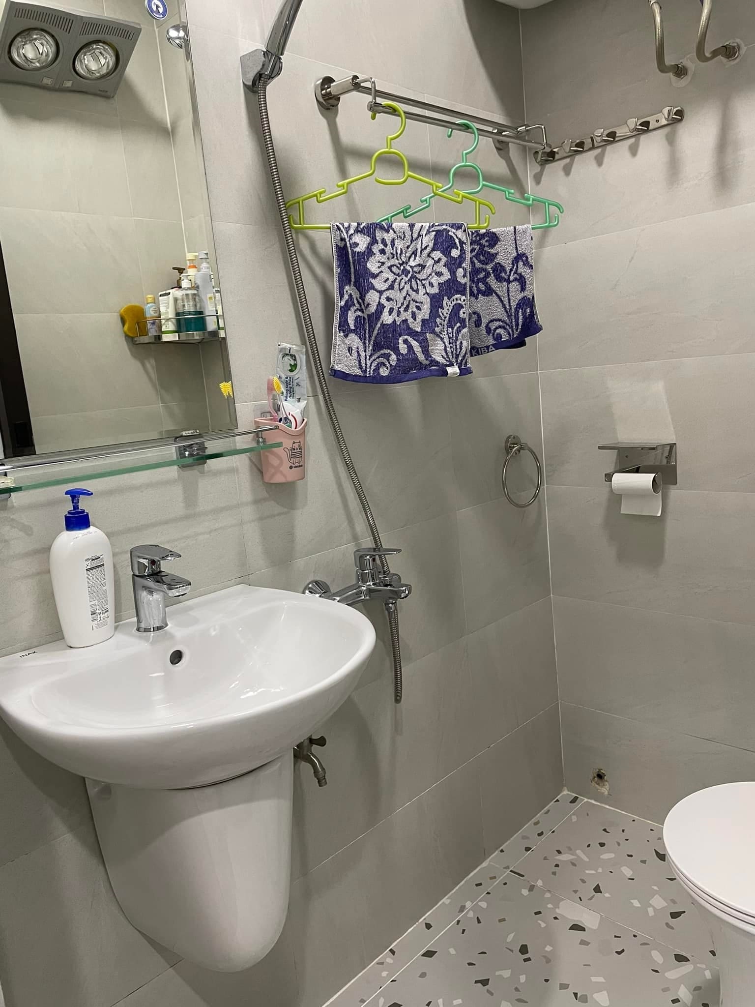 Thiết bị vệ sinh Viglacera tại nhà dân tại khu chợ mới, thoại sơn