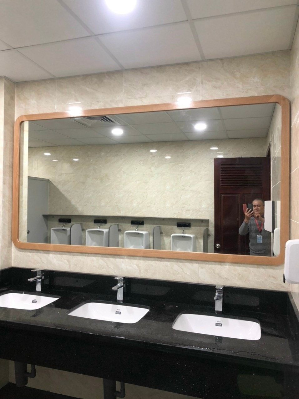 Thiết bị vệ sinh Inax tại công trình công cộng và trường học tại Lạng Giang, Tân Yên