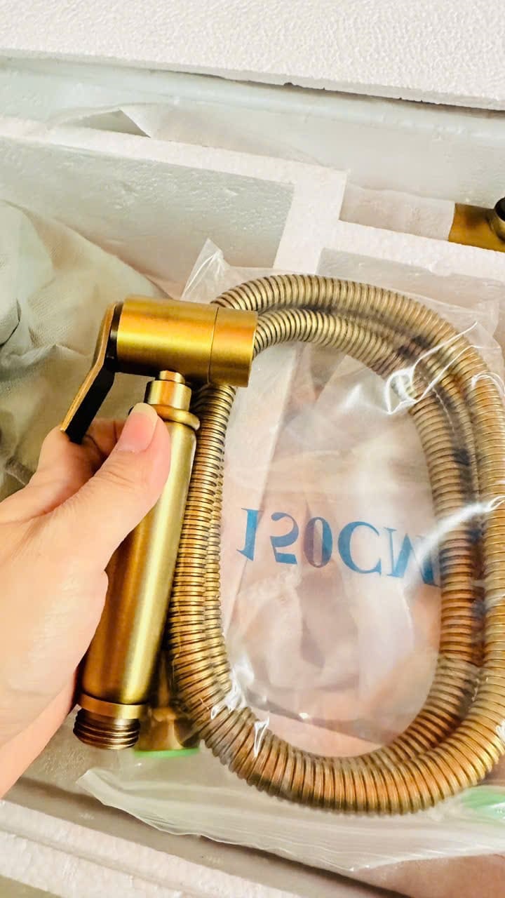 Vòi xịt Toilet bằng đồng cổ điển Haduvico XV005