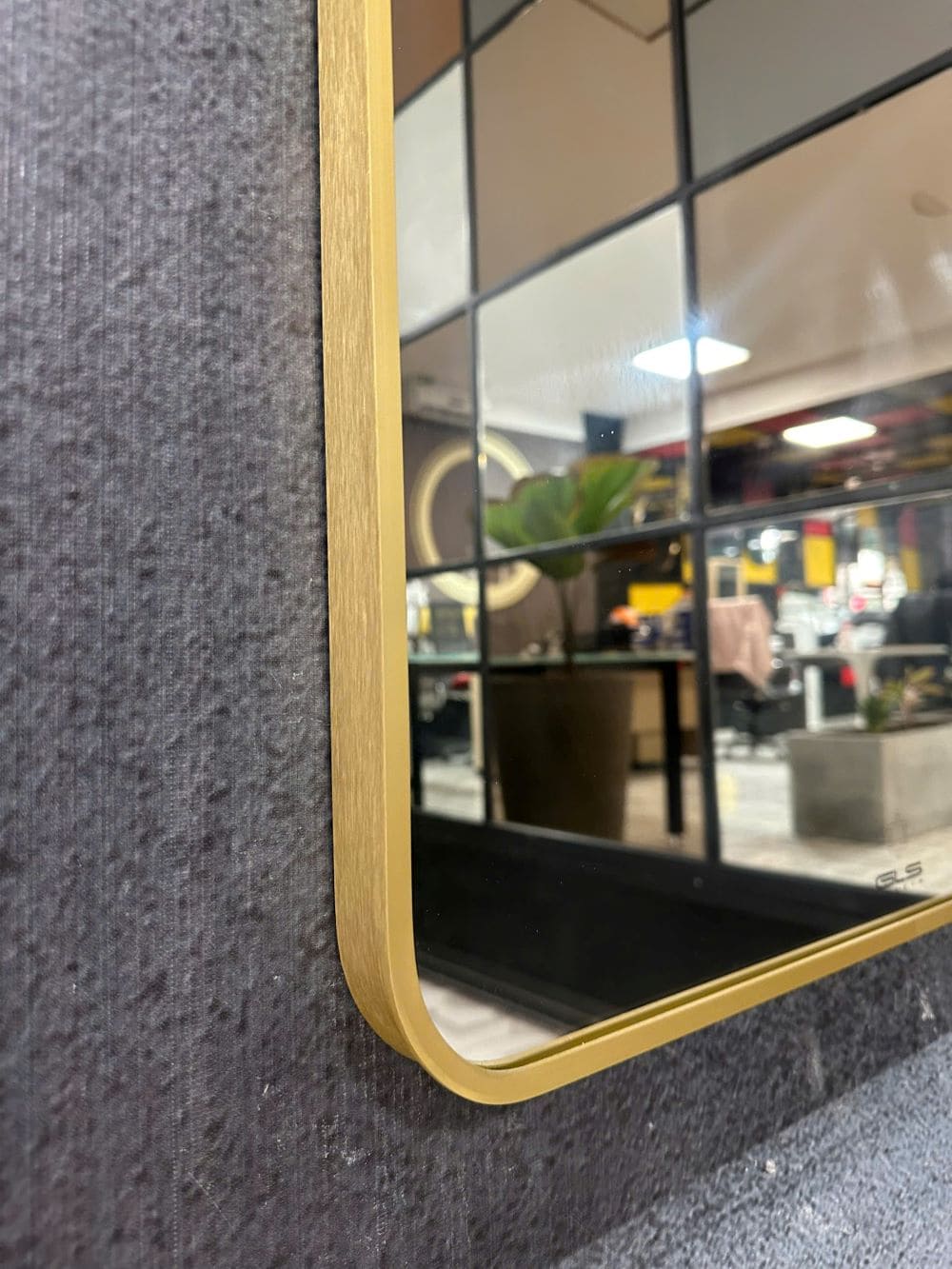 Gương khung nhôm màu vàng hình chữ nhật 50x70cm GLS VF12R30