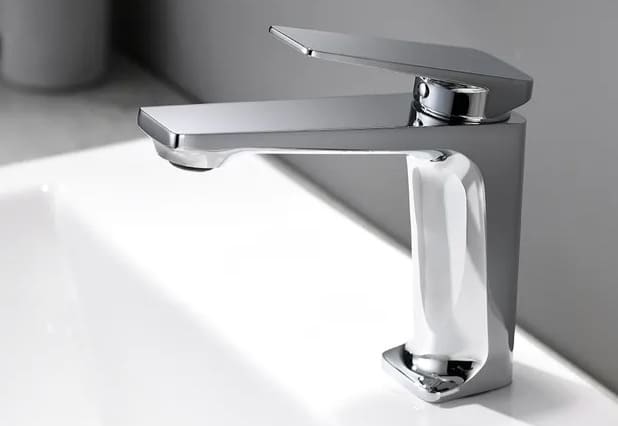 Vòi chậu rửa mặt mạ vàng CleanMax 9901