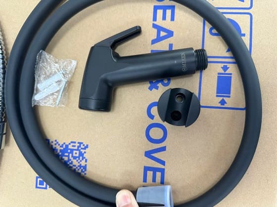 Vòi xịt vệ sinh nóng lạnh vàng hồng Rose Gold Miken CFV-102A-RG