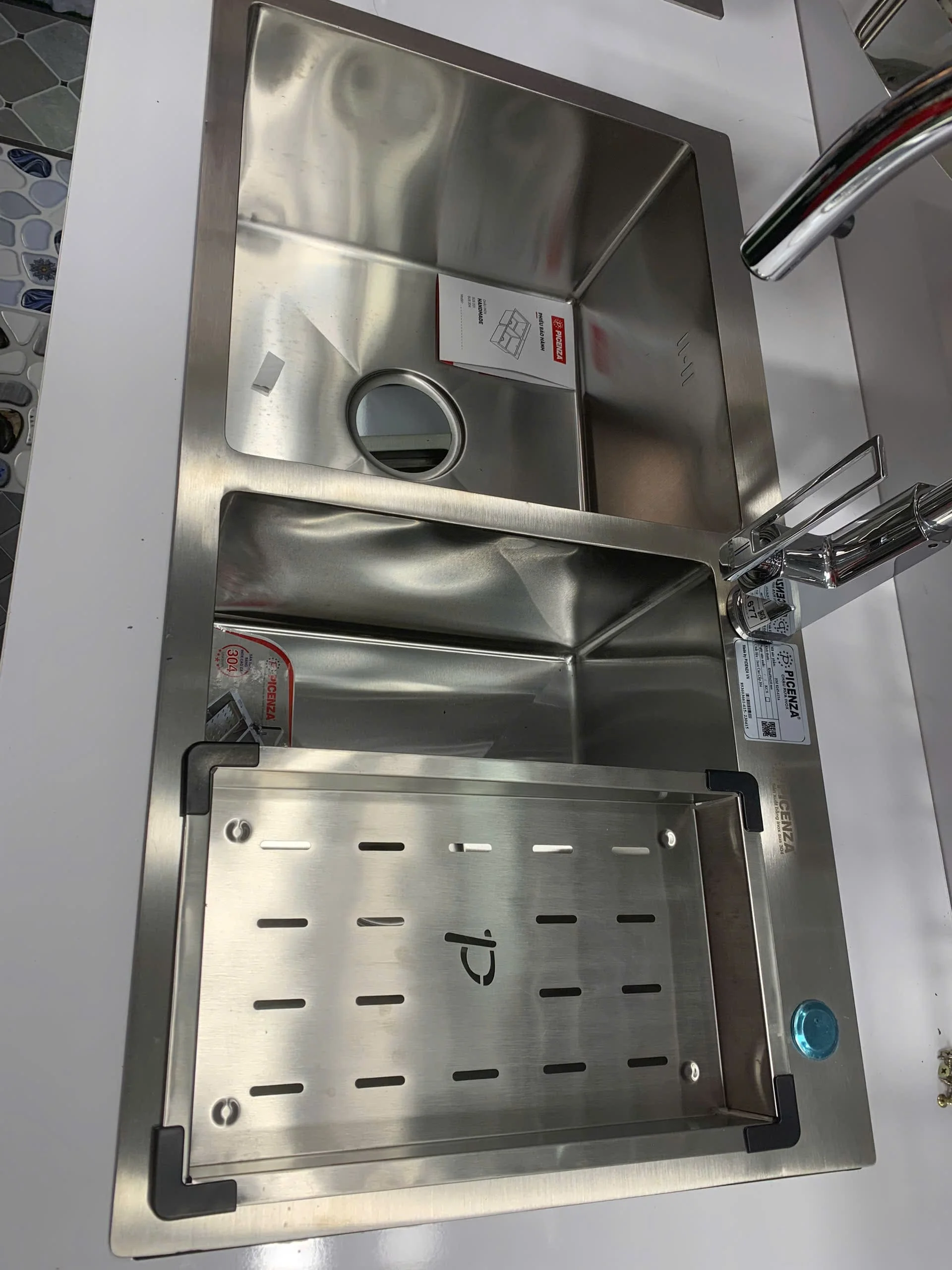 Chậu rửa bát 2 hố lệch Picenza HM 8245-615