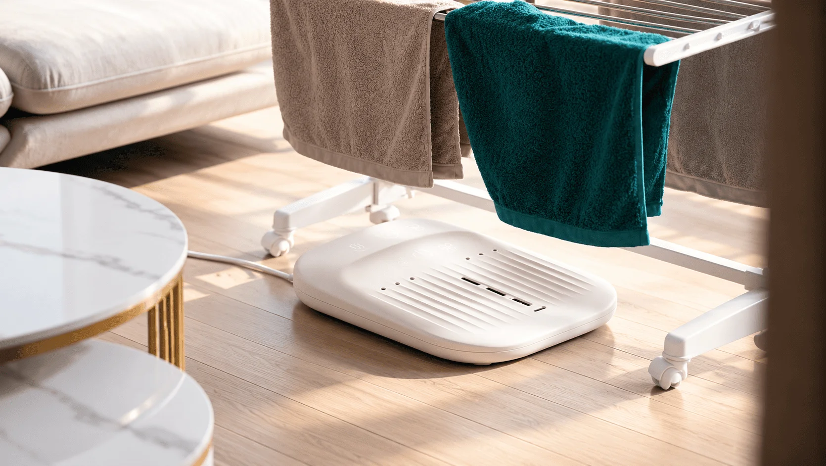 máy sưở cơ thể Solura sấy khô quần áo
