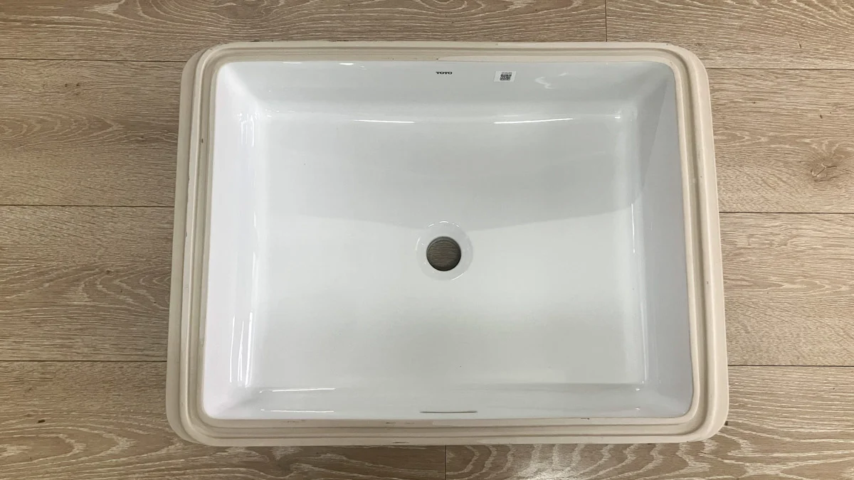 Chậu lavabo âm bàn TOTO LW1556A#XW