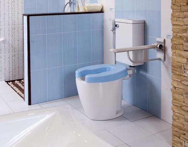 Bồn cầu cho người khuyết tật 