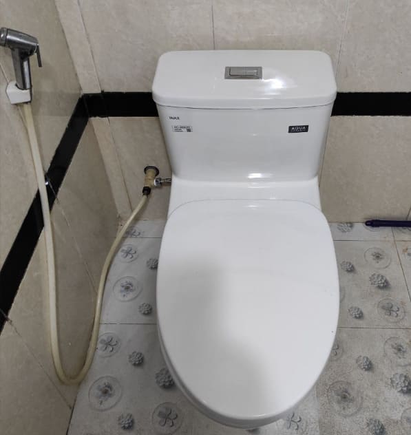 Bồn cầu Inax AC-969 tại nhà khách hàng