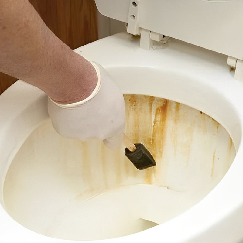 Bồn cầu kém chất lượng dễ bị ố vàng