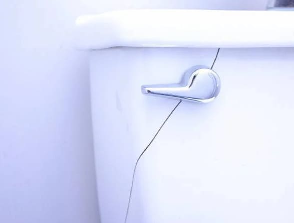 Bồn cầu kém chất lượng 