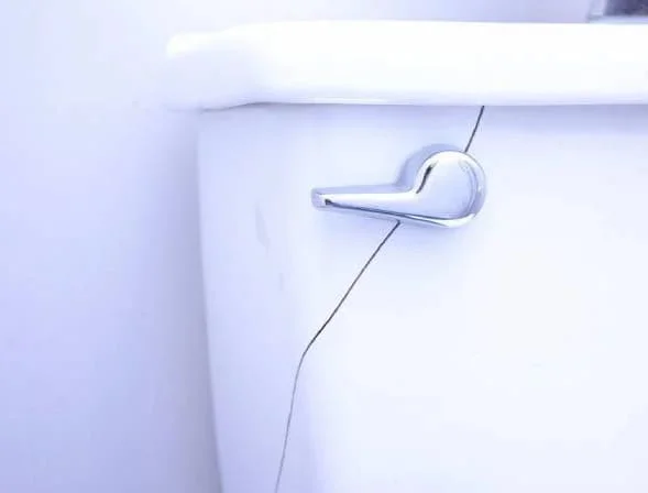 Bồn cầu kém chất lượng 