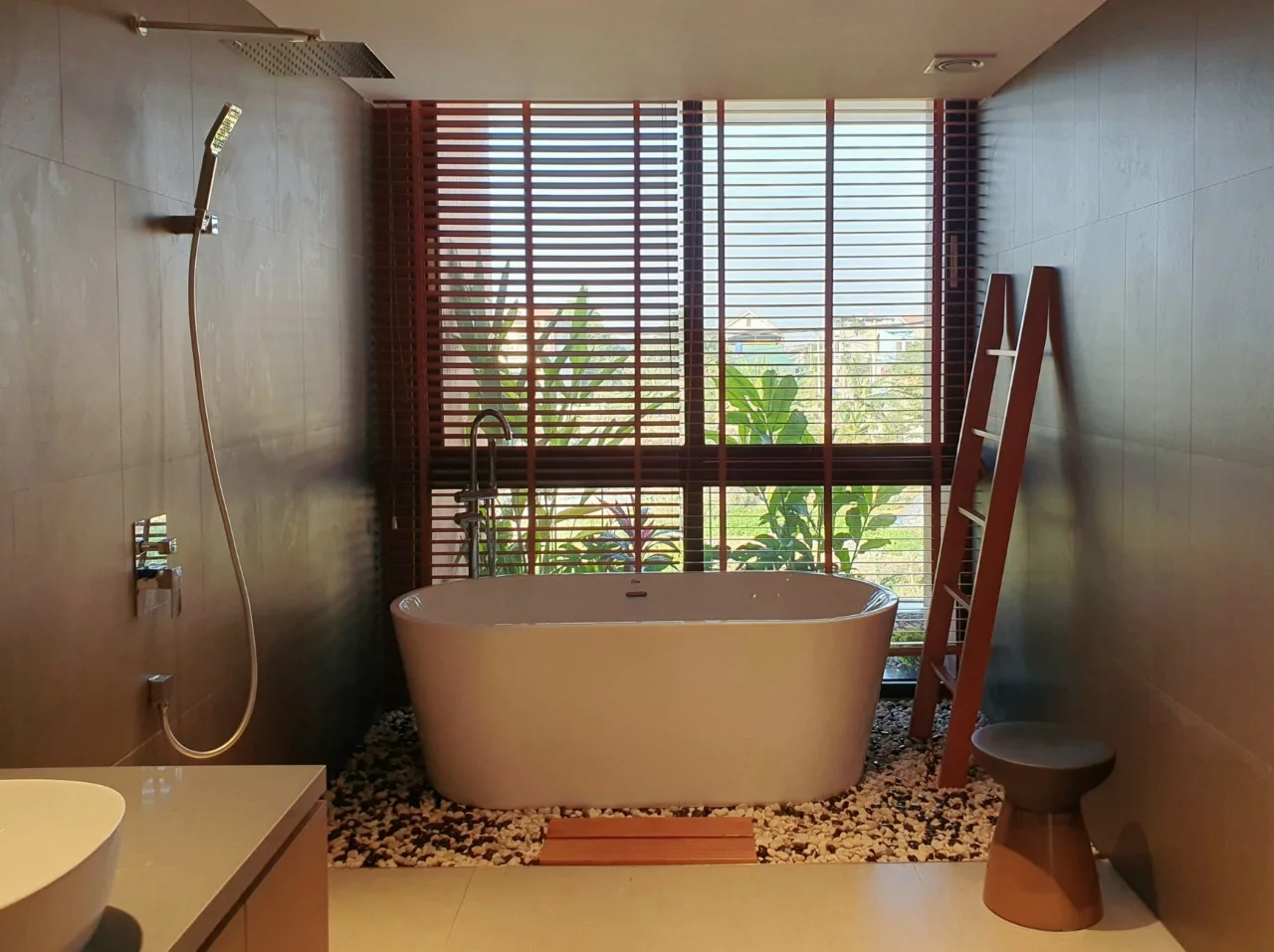 Thiết bị vệ sinh Clara