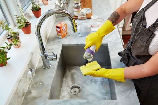 Cách vệ sinh vòi bếp 