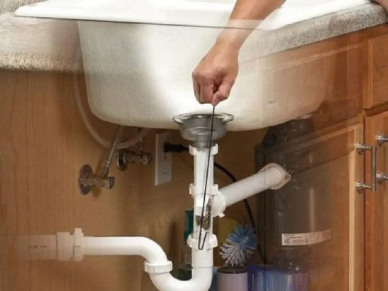 Câu rác bằng móc phơi quần áo